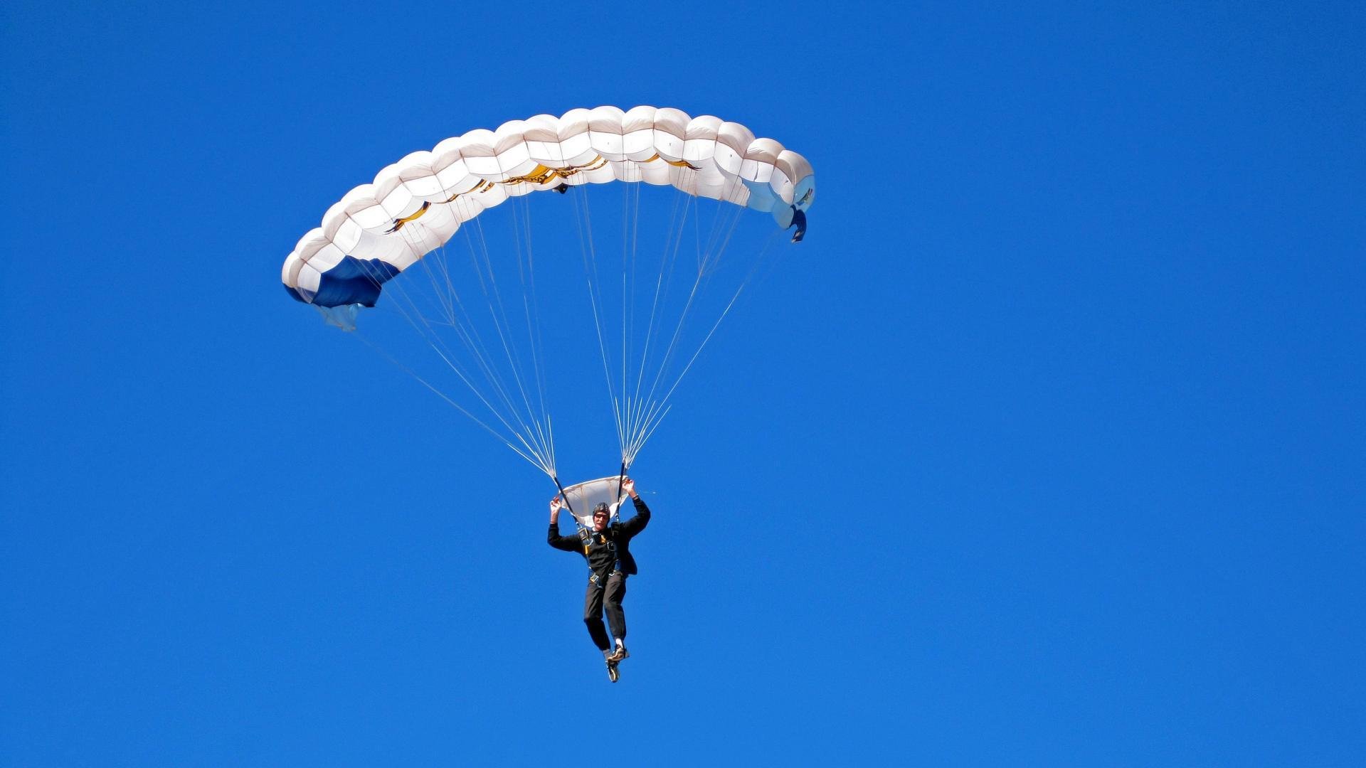 曹缘决赛发挥稳定赢得观众喝彩，曹缘赛后采访视频